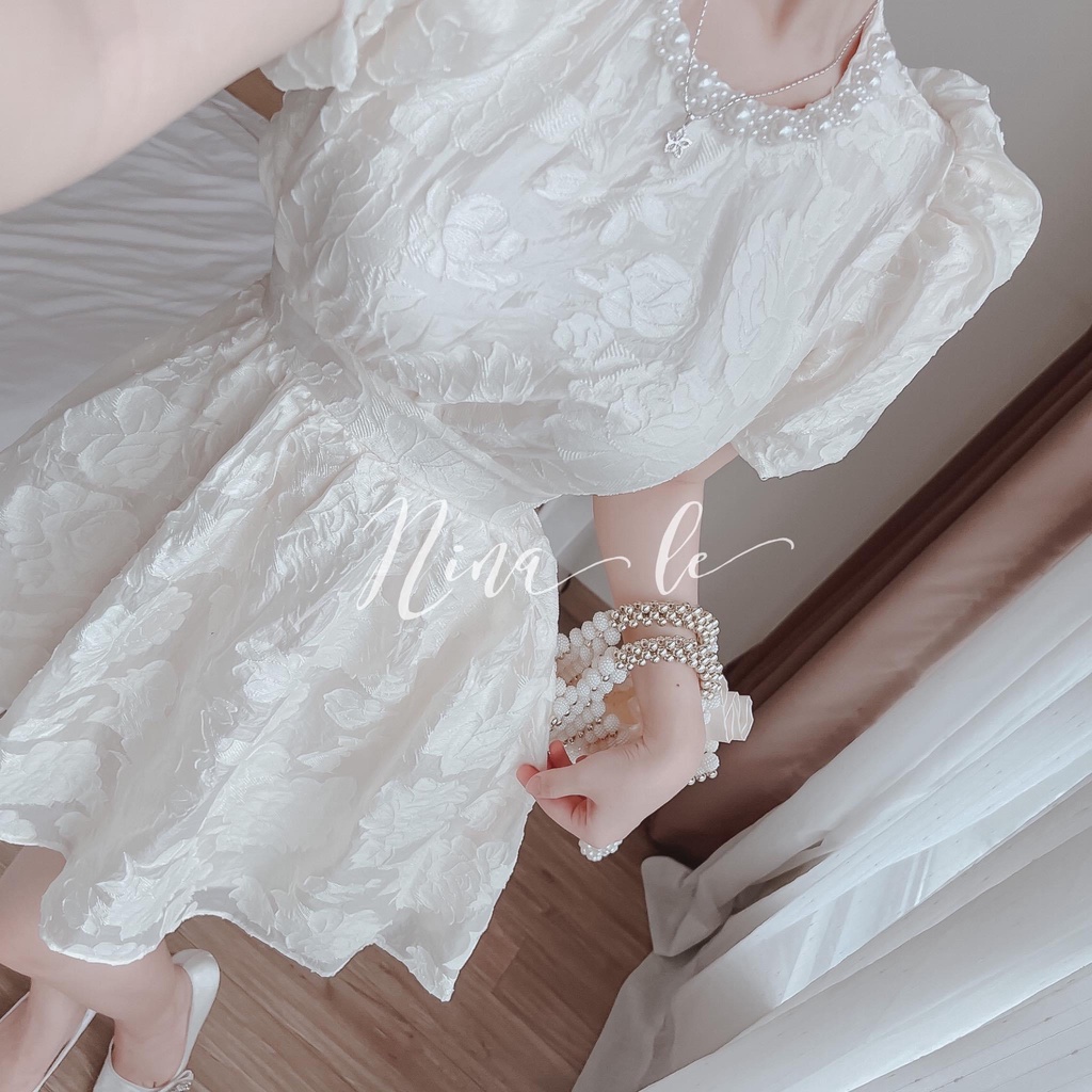 ĐẦM HOA NỔI KEM CUT OUT LƯNG CHẠY HẠT CỔ