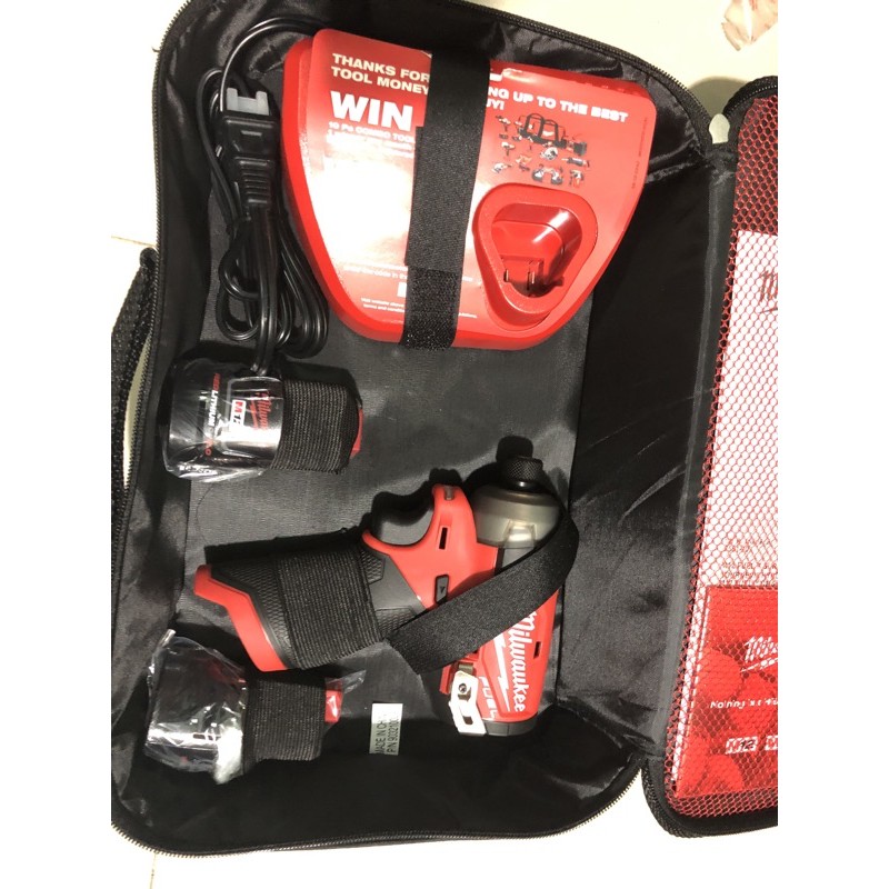 búa dầu milwaukee m12 2551-22