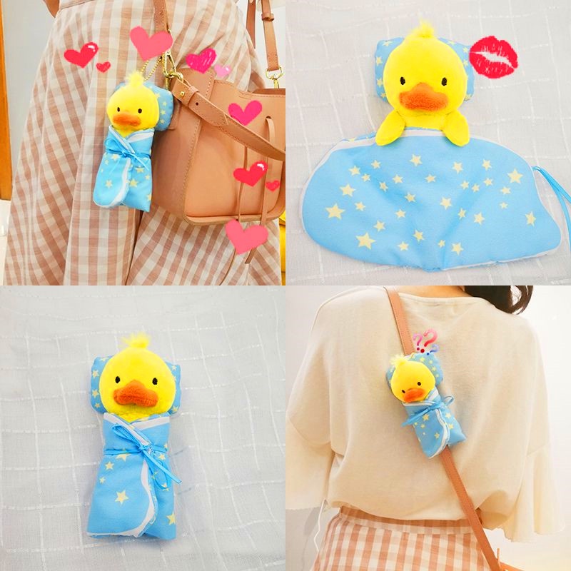Móc khóa thú bông bé vịt quấn chăn có gối đầu kích thước 14cm NEOCI