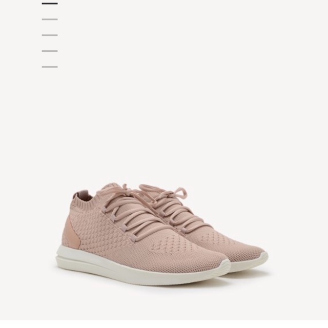 Giày sneaker
