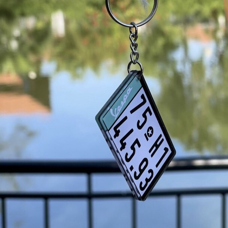 Móc khoá mica in biển số xe theo yêu cầu