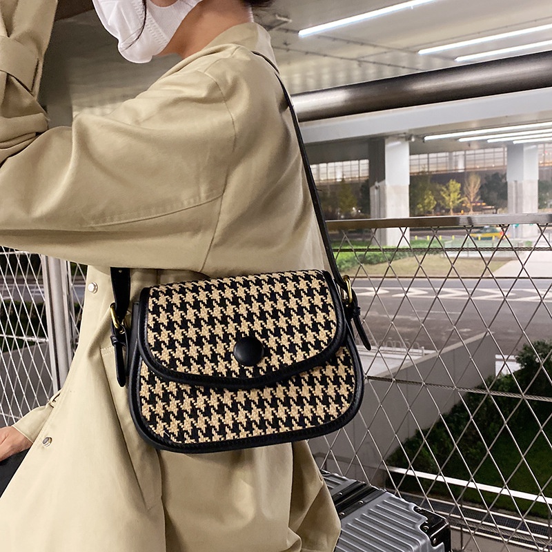 Túi đeo vai hình vuông cỡ nhỏ bằng vải len phối màu tương phản thời trang thu đông mới 2021