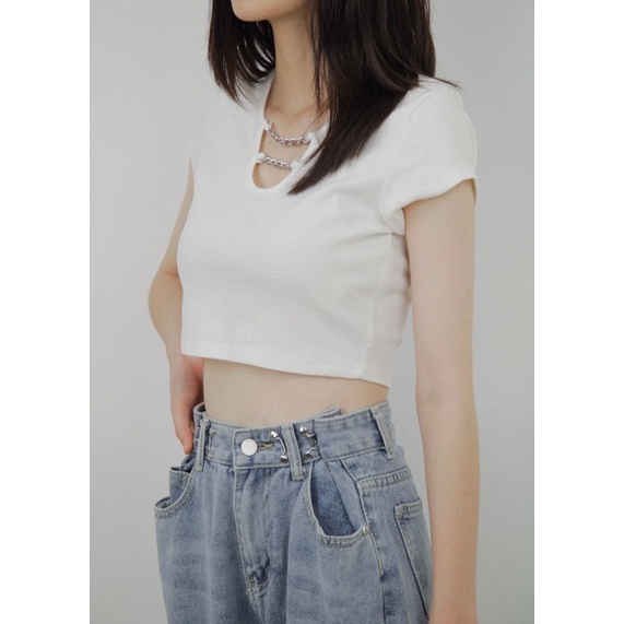 Áo V - Neck Chain Short Sleeve Crop Top