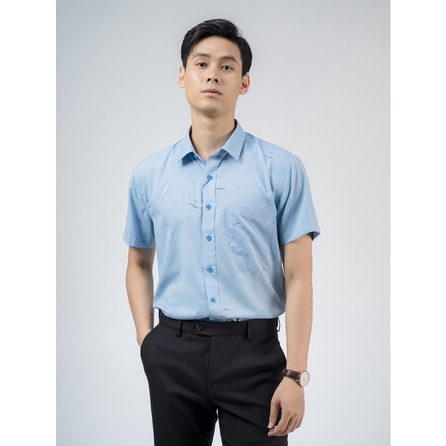 Áo sơ mi owen ngắn tay màu xanh nhạt họa tiết chữ body fit vạt ngang vải visco BA220030NT