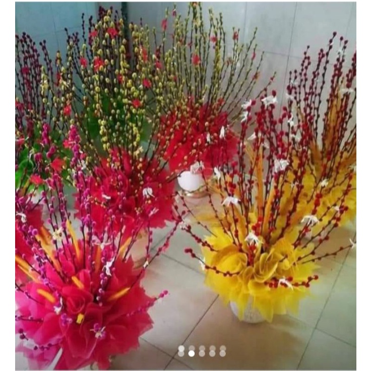 Cành nụ tầm xuân từ kẽm nhung