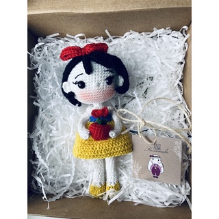 Búp bê bạch tuyết bằng len
