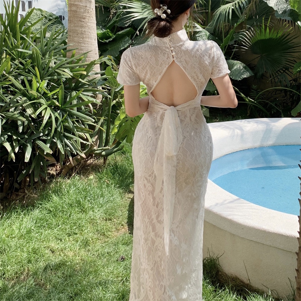 JaneQ Sườn xám tay ngắn cách tân hiện đại hở lưng dự tiệc tôn dáng