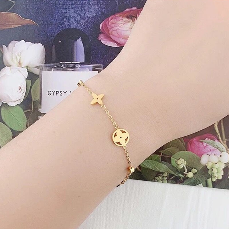 Vòng tay titan nữ không gỉ mặt cỏ 4 lá may mắn lắc tay titan phong cách ins hàn quốc