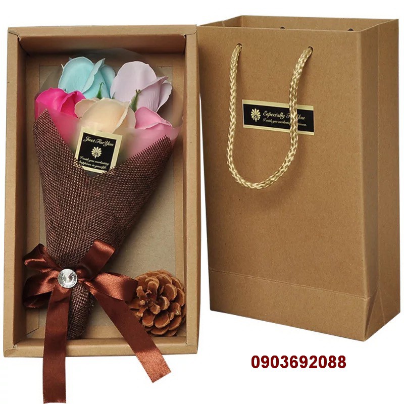 Quà tặng valentine [HCM] Hộp quà carton + bó hoa hồng sáp 7 bông