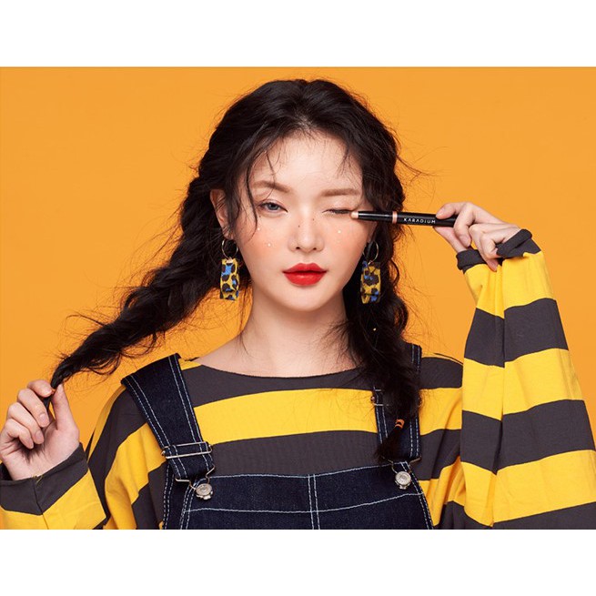 Bút Sáp Nhũ Mắt Karadium Shining Pearl Shadow Stick 1.4g