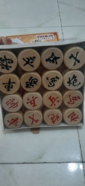 Cờ tướng gỗ .