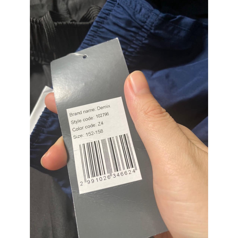 Quần short gió Demix