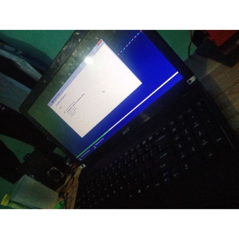 Laptop Bị hỏng nút nguồn ( chế dây điện kích men )Không có pin dùng vẫn bình thường