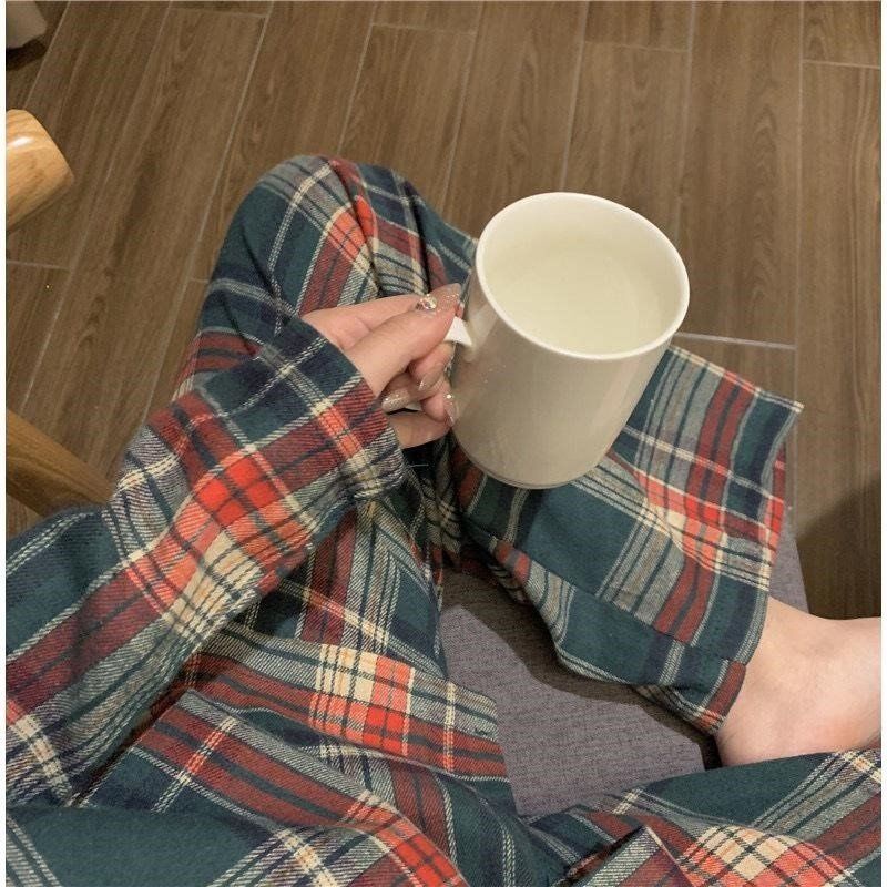 Bộ đồ ngủ tay dài dáng rộng họa tiết kẻ sọc màu đỏ + xanh lá phong cách Hàn Quốc thời trang xuân thu cho nữ