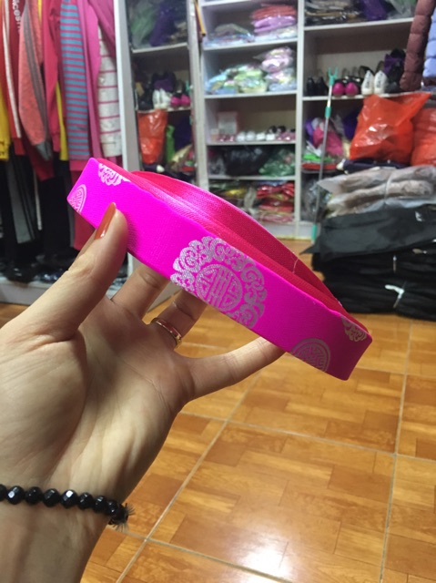 Mấn áo dài đội đầu ngày tết cho các bé