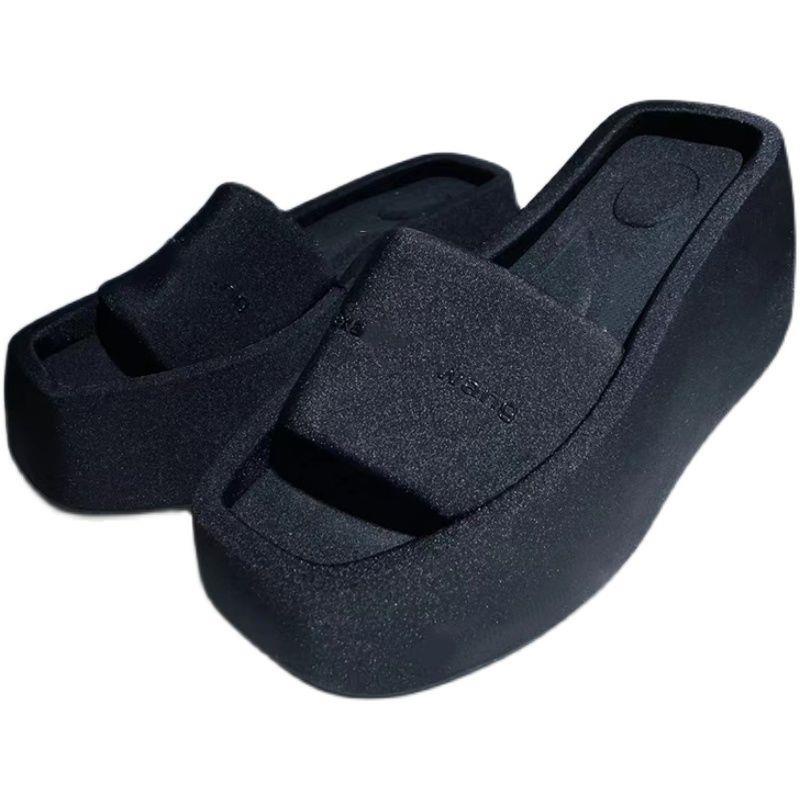 Dép đế dày chống trượt phong cách thời trang xuân hè 2022 dành cho nữ