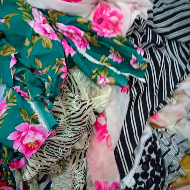 Vải c Hương Nguyễn