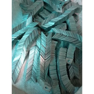 Ke góc vuông 2 lỗ