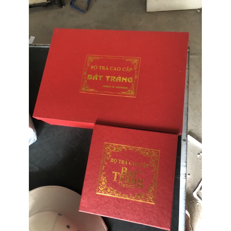 Hộp đựng ấm chén làm quà tặng