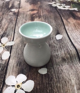 Đèn xong tinh dầu( tặng 1 lọ tinh dầu  + nến)