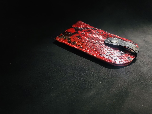 Móc khoá da dập vân trăng