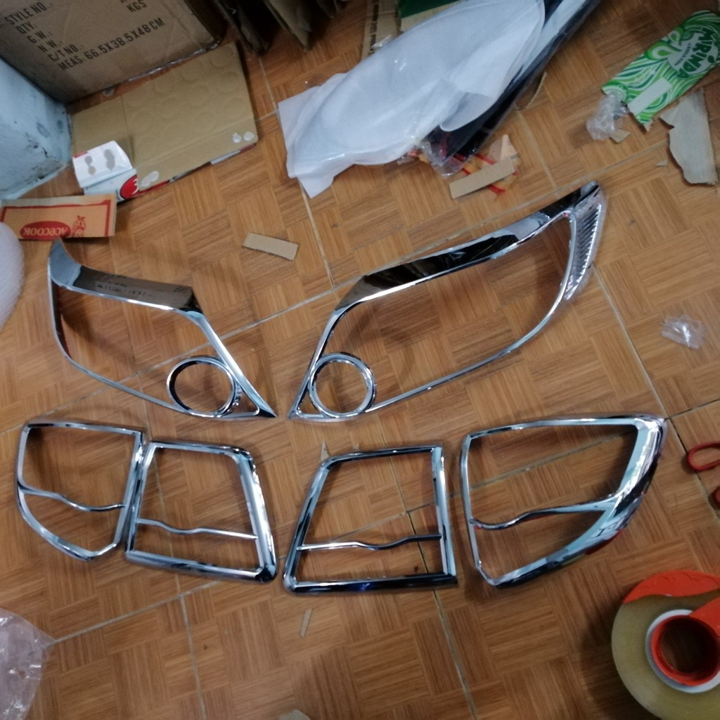 Bộ ốp viền đèn pha hậu mạ crom xe Toyota Fortuner 2013-2015