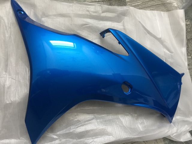 ỐP ĐỘNG CƠ BÊN PHẢI GSX R/ CÁNH YẾM BÊN PHẢI GSX R / GSX R MÀU XANH