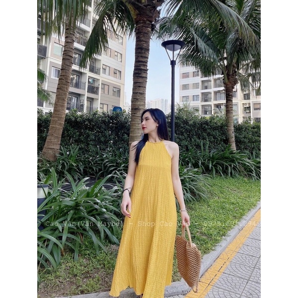 Maxi cổ yếm xanh bơ hồng mẹ con kèm hoa trà váy hồng chất xốp nhăn mềm mát vô cùng | BigBuy360 - bigbuy360.vn