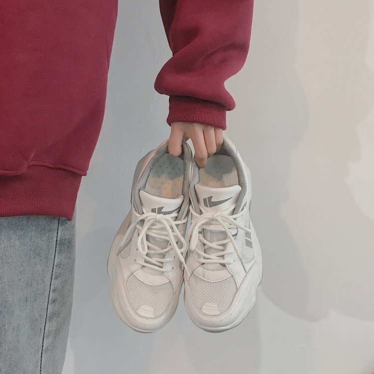 Fashionable Round Tie Middle Heel Sneaker Sport Shoe for Women