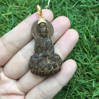 Mặt dây chuyền quan âm trầm hương sánh chìm