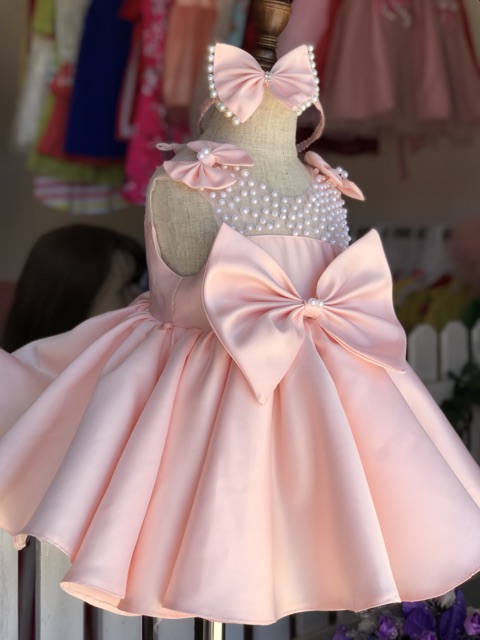 Váy công chúa màu hồng tôm nhạt