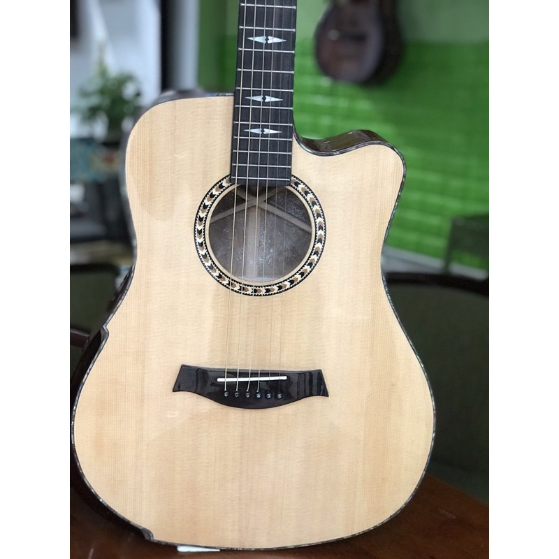 Đàn guitar isaac gỗ XÁ XỊ nu nguyên tấm. Guitar handcrafted Sài Gòn Việt Nam. Guitar isaac cao cấp