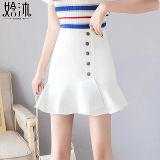 chân váy đuôi cá lệch thân phối cúc