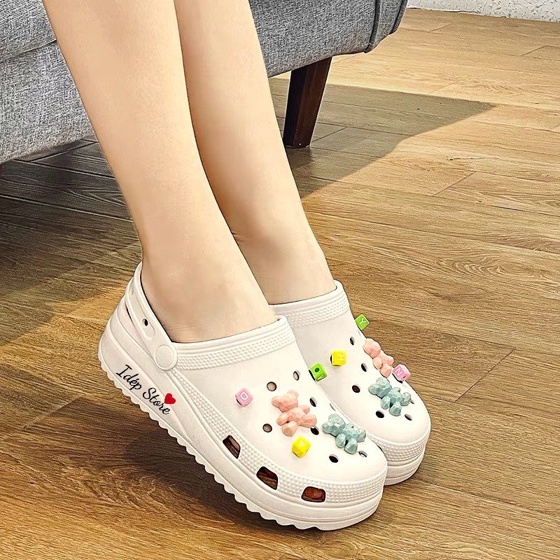 Dép Crocs nữ độn đế cao 4cm (tặng 4 sticker)- Giày sục bít mũi nữ chất EVA đi mưa siêu nhẹ Maipy SL024
