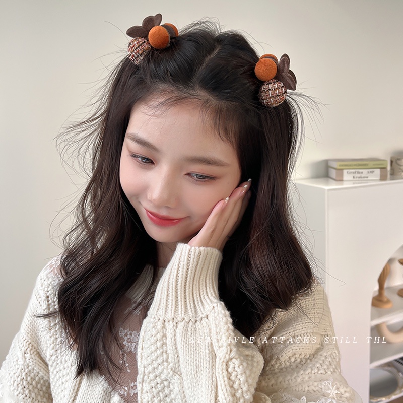 Kẹp Tóc Càng Cua Đính Quả Bông Mềm Mại 2022 Dành Cho Nữ