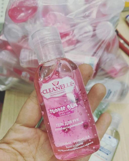 Gel rửa tay khô Nga Natural Formula Cleanelle