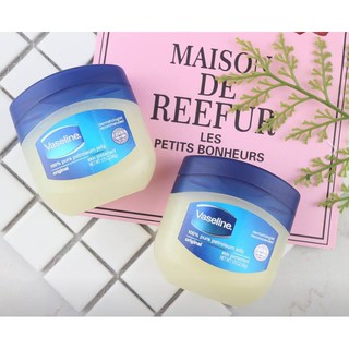 Sáp dưỡng ẩm VASELINE - Mỹ