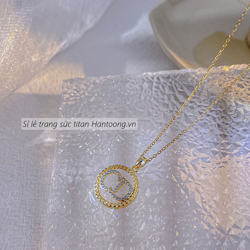Dây chuyền nữ chất liệu titan thiết kế mặt tròn đính đá pha lê lấp lánh thời trang sang trọng mẫu mới 2022
