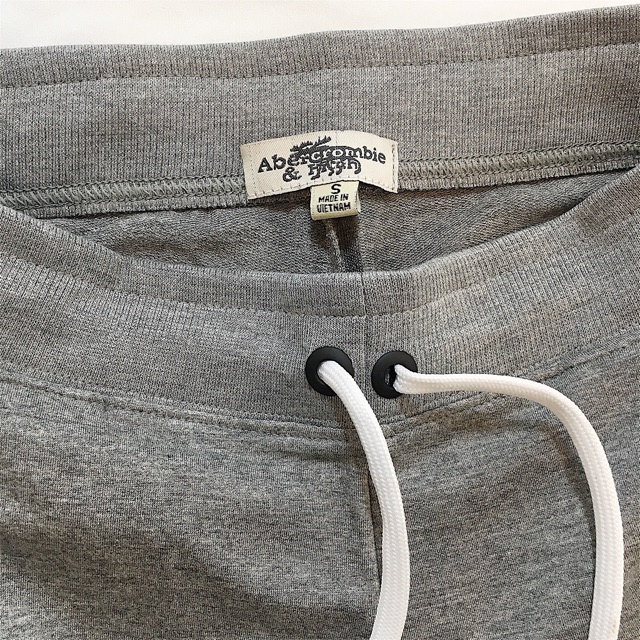 Quần jogger Abercrombie thêu nai