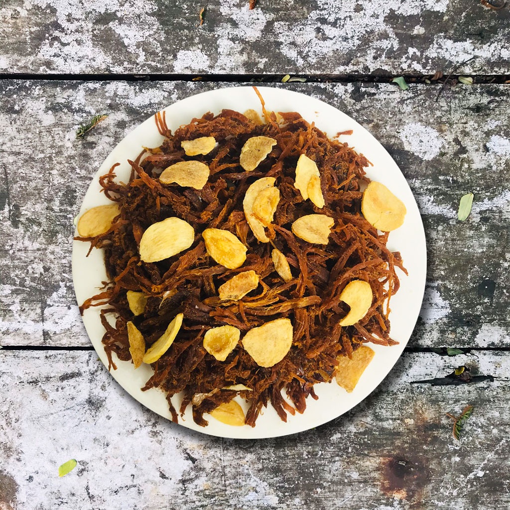 Khô heo cháy tỏi hũ 300g Đồ ăn vặt YOYO | BigBuy360 - bigbuy360.vn