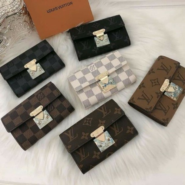 Ví L.v ngăn có hộp xinh