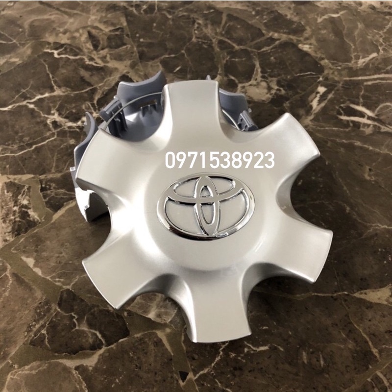 SET 4 Logo chụp mâm, ốp lazang bánh sau xe ô tô Toyota Fortuner 2005-2011 và Toyota Hilux 2008-2012 cao cấp giá rẻ