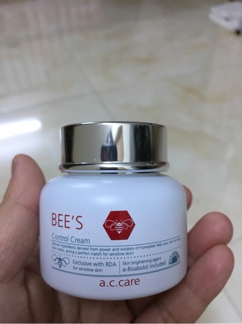 Đủ bill, Kem dưỡng Bee's A.C.Care dưỡng trắng cho da dầu mụn, nhạy cảm 50g