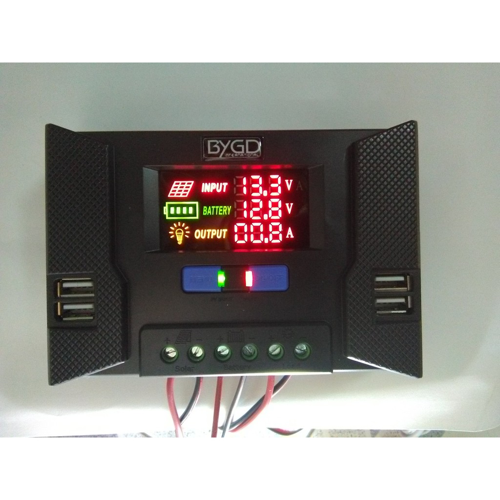 Bộ điều khiển sạc năng lượng mặt trời(NLMT) BYGD có màn hình hiển thị Volt Ampe 20A/30A