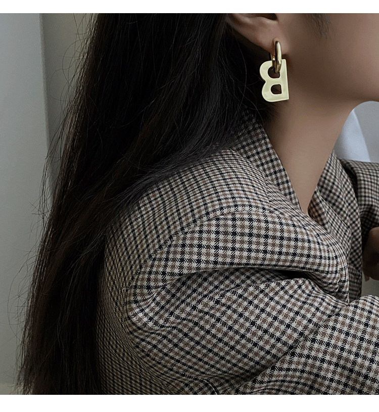 Bông Tai Kim Loại Hình Chữ B Thời Trang Sang Trọng 22696