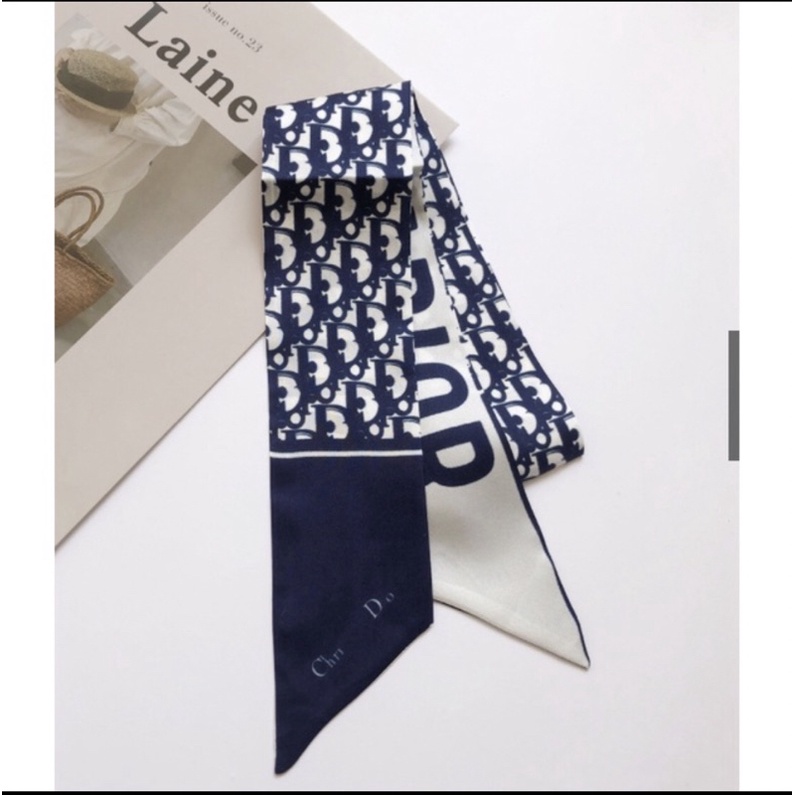 Khăn lụa làm phụ kiện thắt nơ túi, buộc tóc