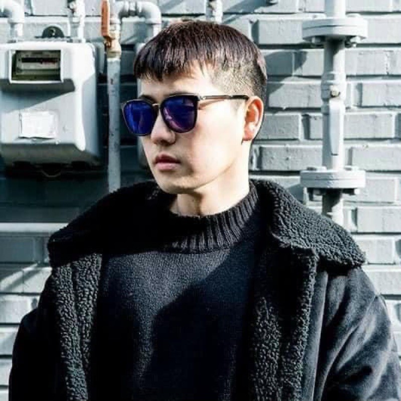 Mắt kính mát Form Unisex Gucci .