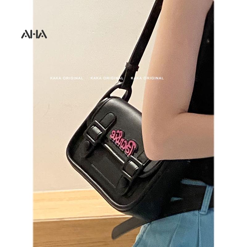 Túi xách AHA official in chữ phong cách hợp thời trang dễ phối đồ cho nữ