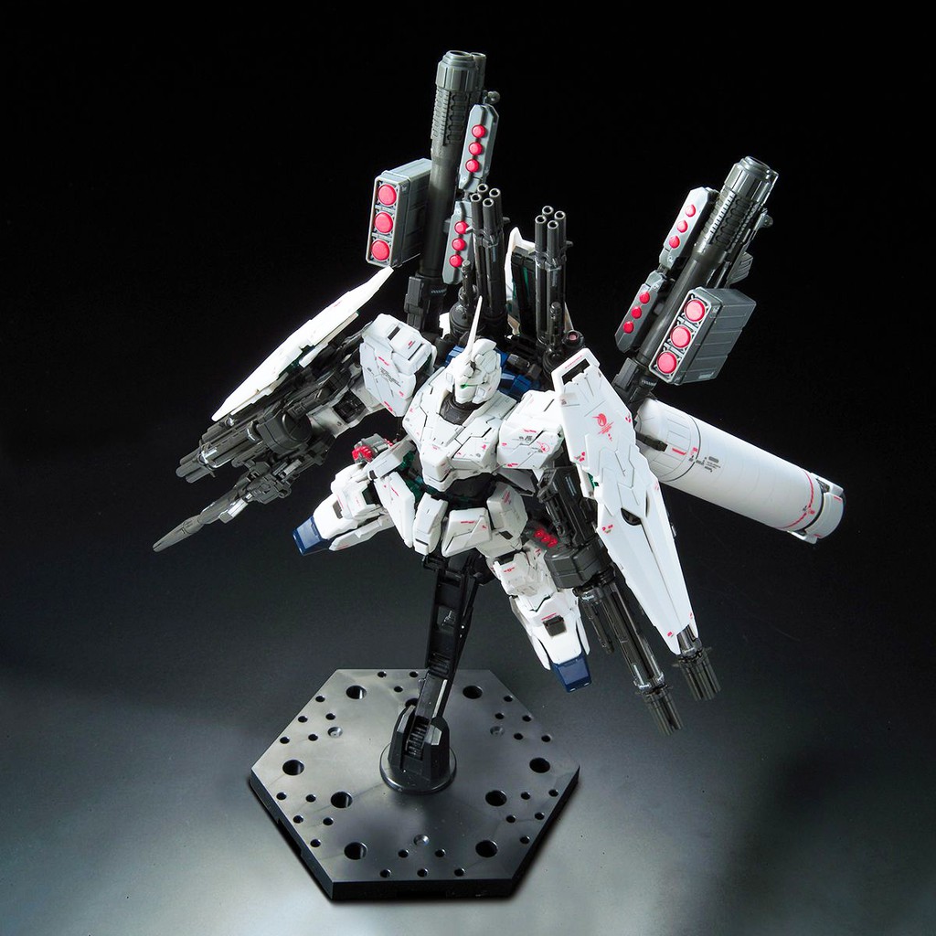 Mô Hình Gundam Bandai RG 30 Full Armor Unicorn Gundam 1/144 MS Gundam UC