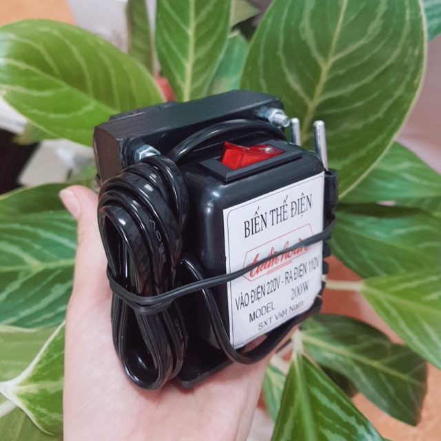 Bộ đổi nguồn điện từ 220v sang dòng điện 100- 110v dùng cho các thiết bị Nhật ( máy may , quạt, ...)